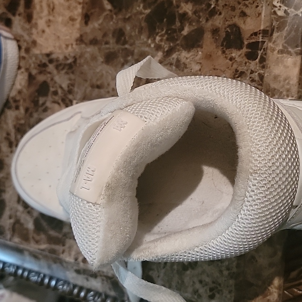 Shoes - Picture 3 of 4